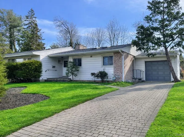 48 Old Town Lane, Huntington, NY 11743