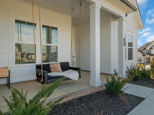 2000 Southern Oak Chase Dr, Smyrna, TN 37167