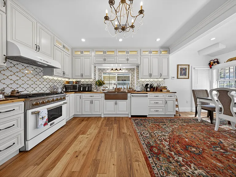327 Vine St — Photo 18