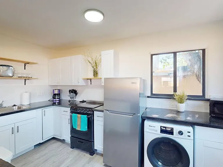 505 Marble Ave NW #A — Photo 4