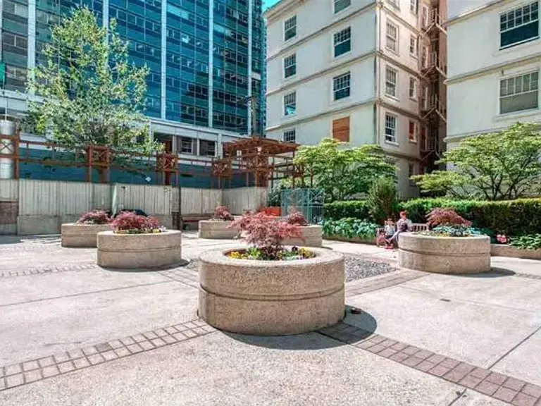 1200 Georgia St W #3 — Photo 3