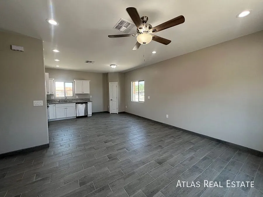 New Duplex - 3 bedroom 2 bathroom — Photo 1