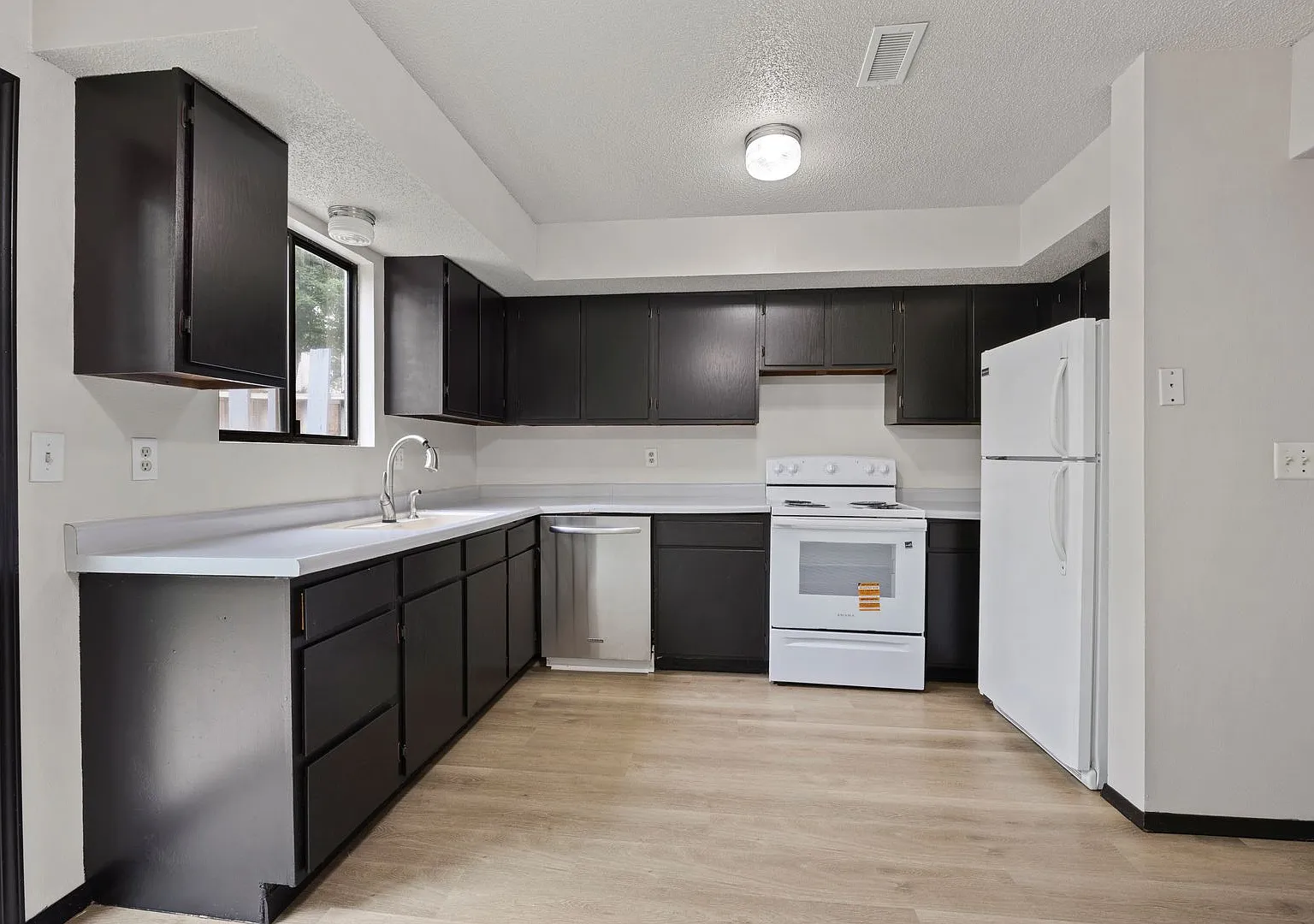 First Month Half Off - 2 Bedroom 2 Stall Garage — Photo 2