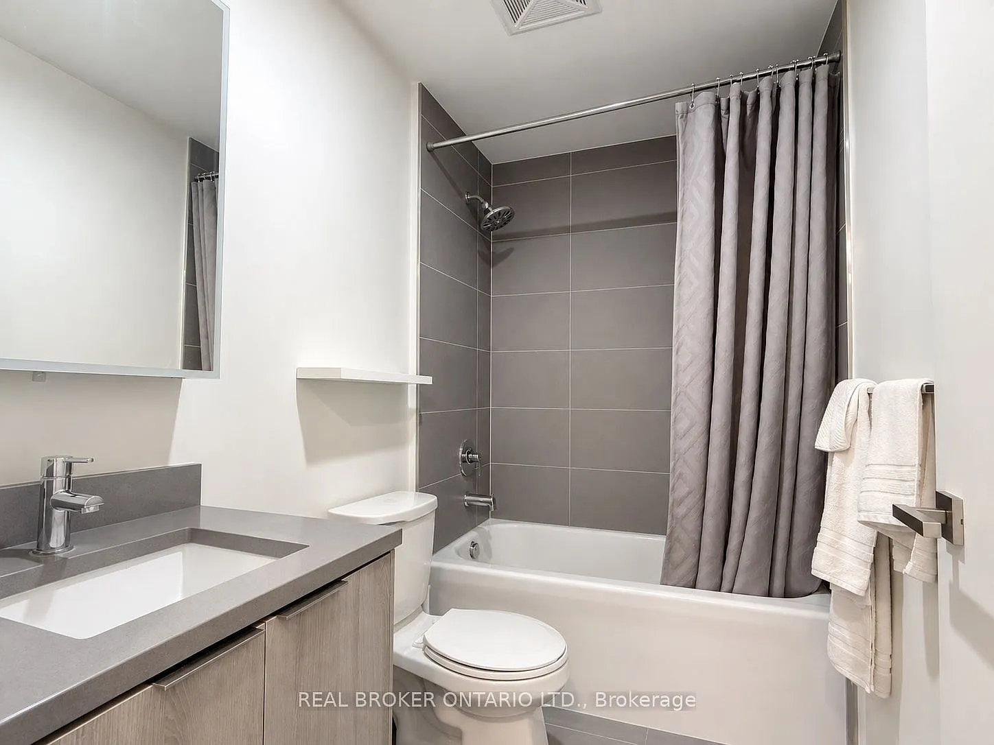 Zigg Condos — Photo 4