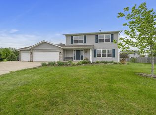 323 Winter Rose Cir, Davis Junction, IL 61020