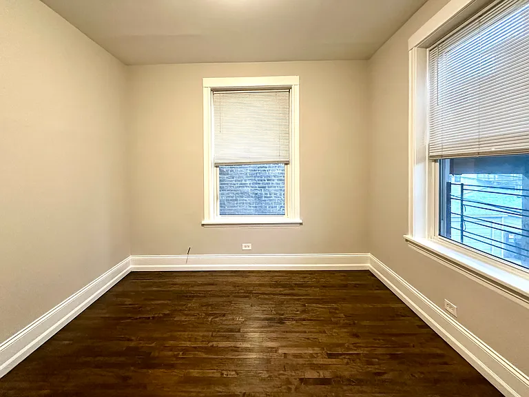 909 N Leavitt St #2R — Photo 4