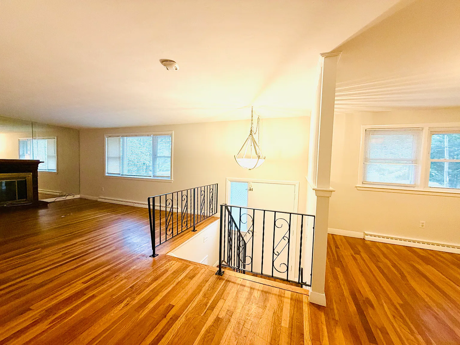 3 bed, 1.5 bath, 1222 sqft, $3,600 — Photo 3