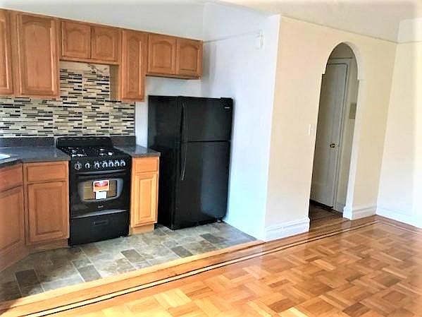 2nd image of 2148 Barnes Ave APT 116