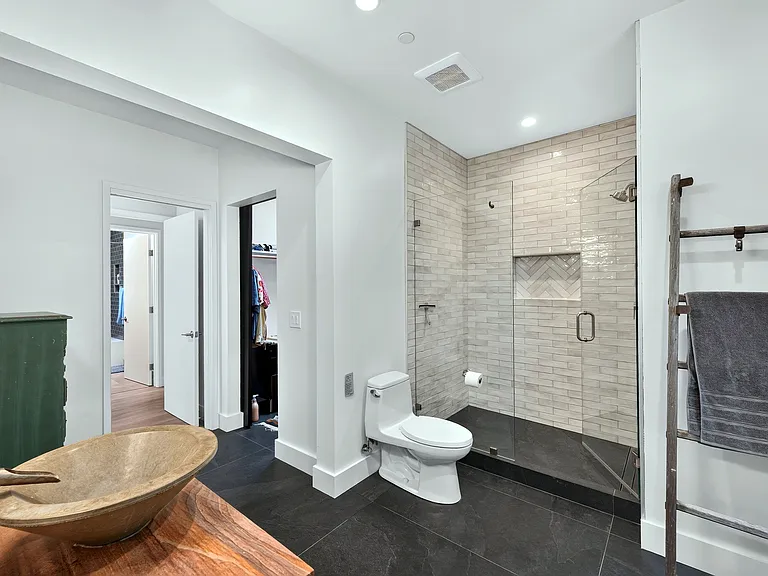 2733 N Fitch Mountain Rd — Photo 35