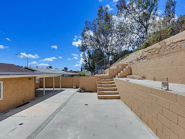 465 Meadowbrook Dr — Photo 55
