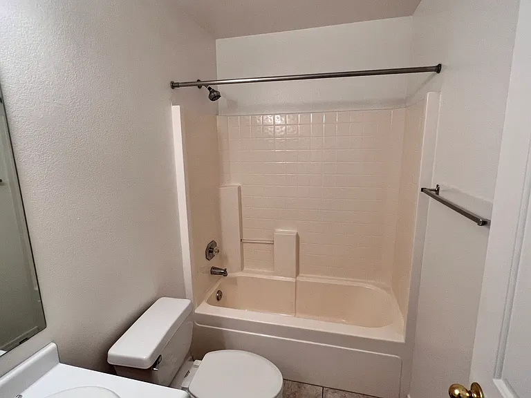3041 W Horsham Dr — Photo 28