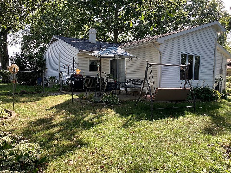 2nd image of 1916 Saint Louis Ave