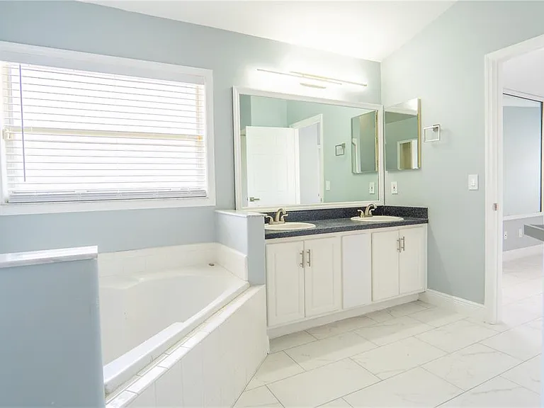 136 Seneca Point Trl — Photo 15