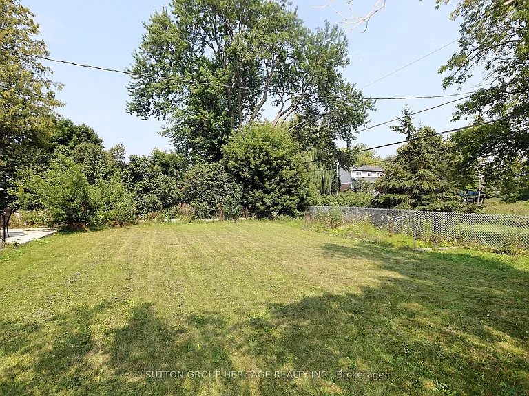661 Annland St — Photo 25