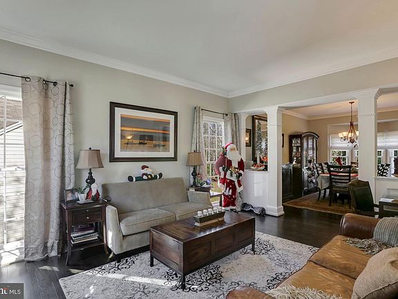 4th image of 7903 Hollington Pl