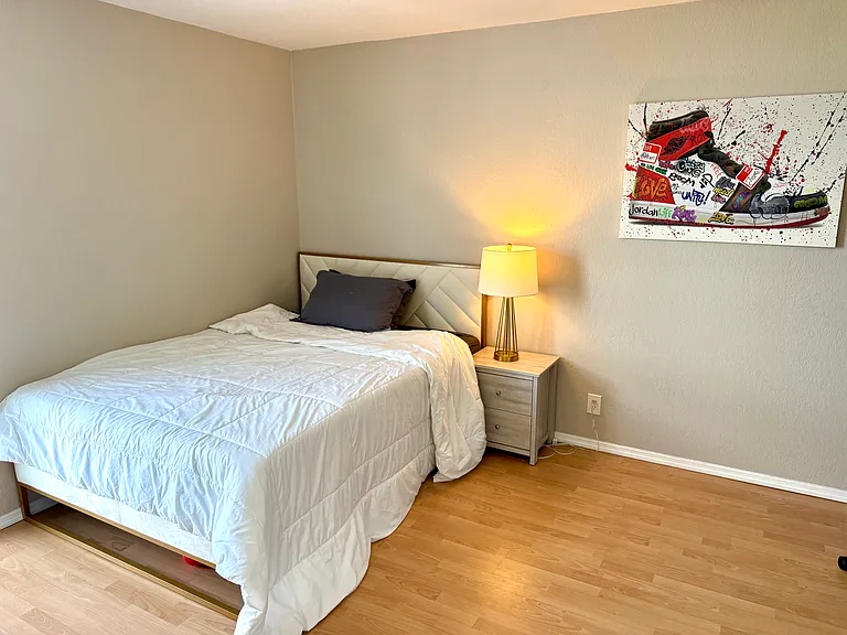 20355 NE 34th Ct — Photo 6