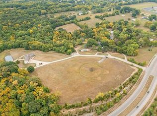 10401 View High Dr, Kansas City, MO 64081