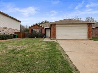 8616 Swan Park Dr, Denton, TX 76210