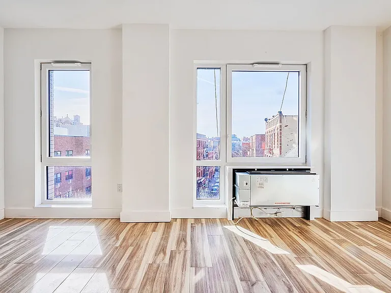 2481 Crotona Ave #4J — Photo 2
