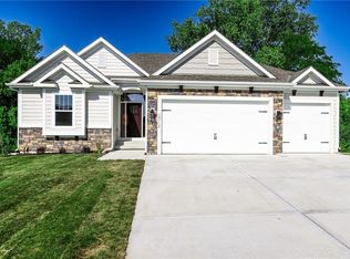 10712 N Richmond Ave, Kansas City, MO 64157