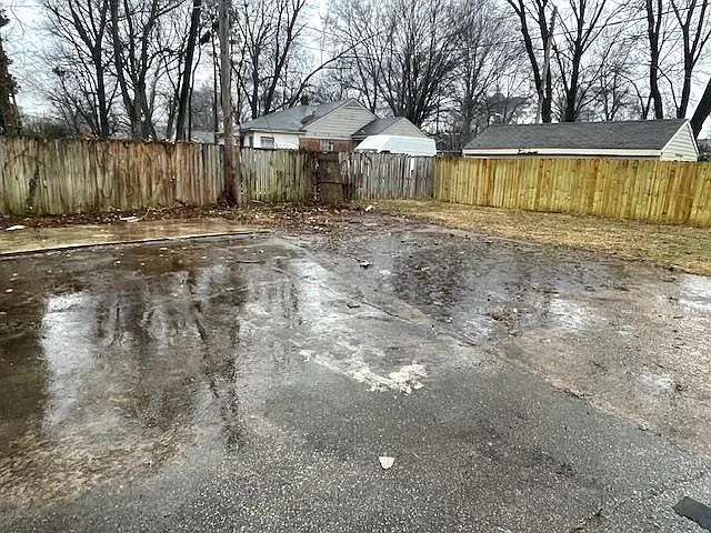 1185 Wright Rd — Photo 3