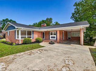 912 Hilltop Blvd, Reidsville, NC 27320