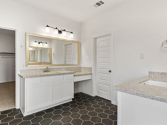 Owner s bath with dual vanities