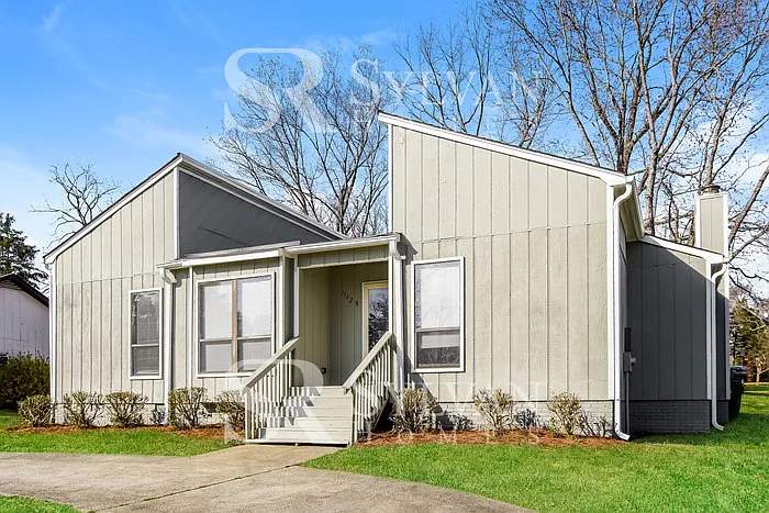 Building Photo - 11129 Meadowcrest Ln