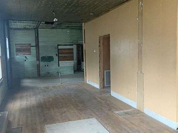 4th image of 1005 W Wright St