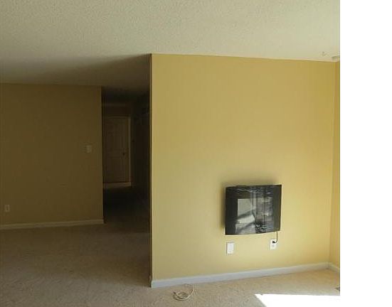 5th image of 3253 Leisurewood Ct APT B