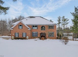 11355 Beechnut Ln, Chardon, OH 44024