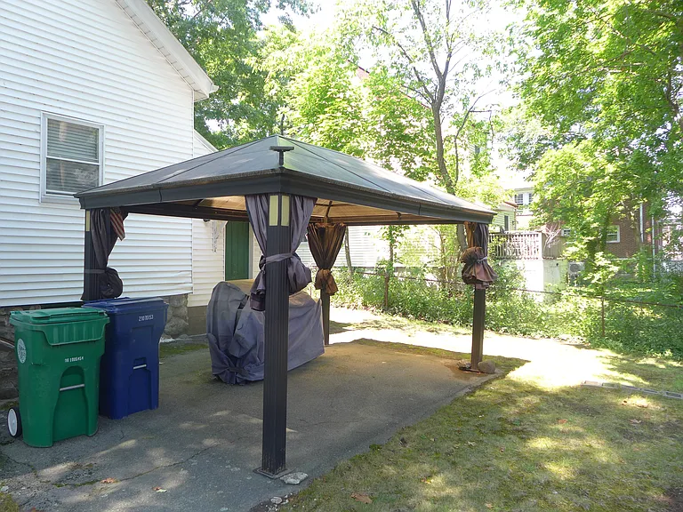 255 Derby St #1 — Photo 11