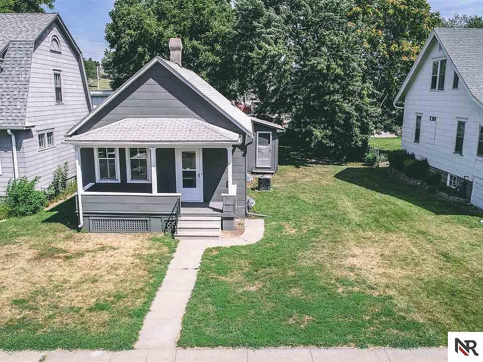 1st image of 4690 Marcy St