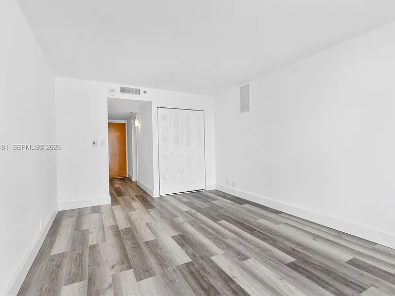 7601 E Treasure Dr #506 — Photo 22