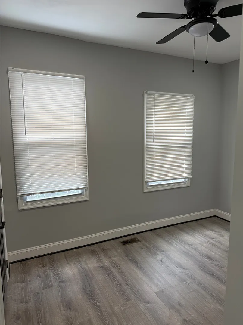 615 N Clinton Street $500 Available (Shared Bath) — Photo 2