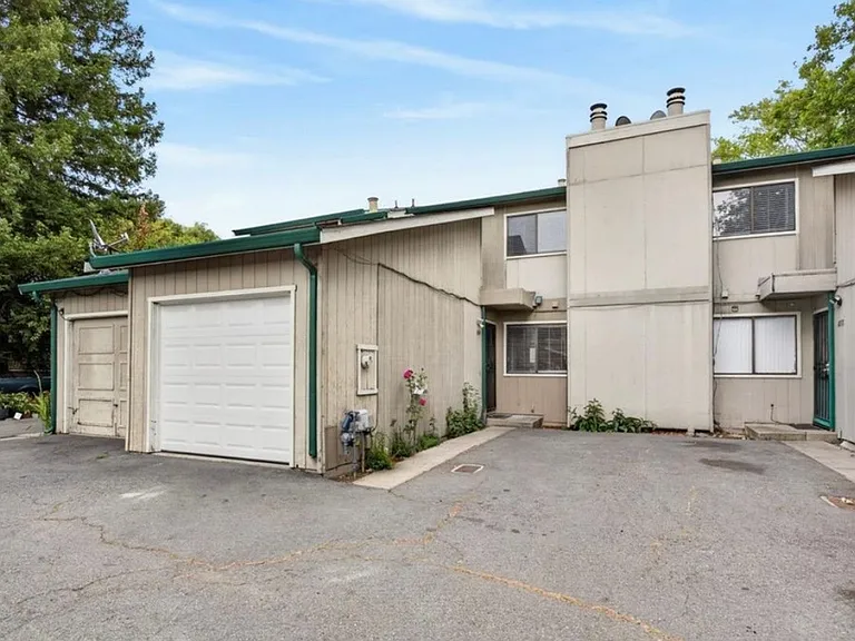 4549 Melody Dr — Photo 21
