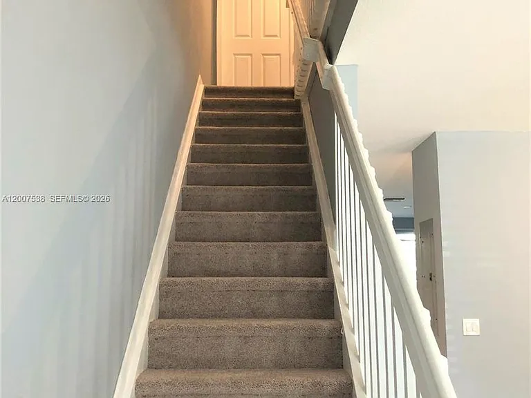 8209 SW 25th Ct — Photo 32