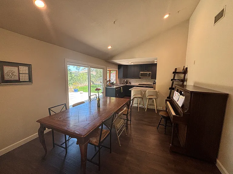 3855 United Rd — Photo 5