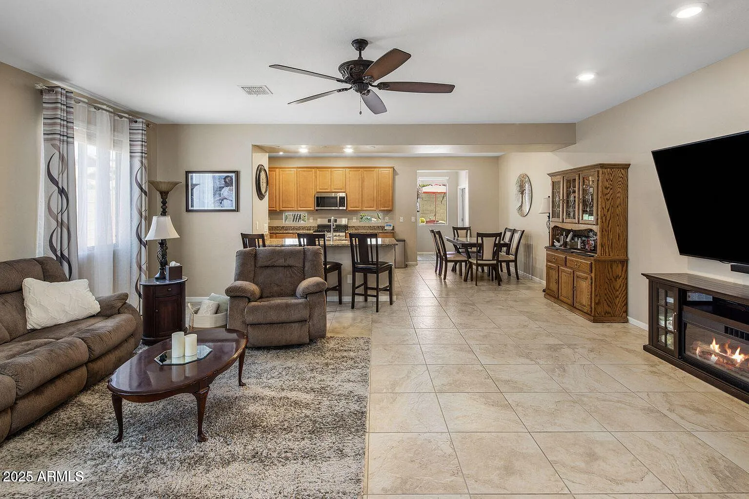 4 bed, 2.0 bath, 1799 sqft, $3,150 — Photo 2
