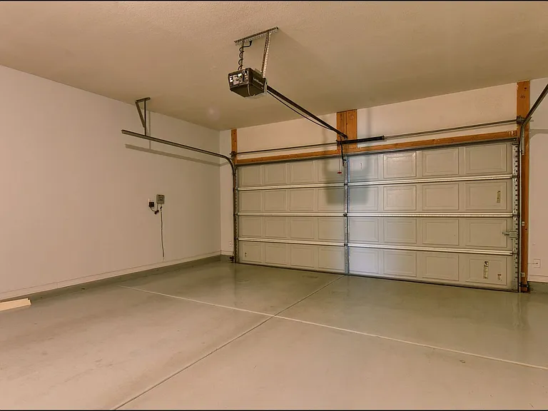 6560 Westfield Dr — Photo 29