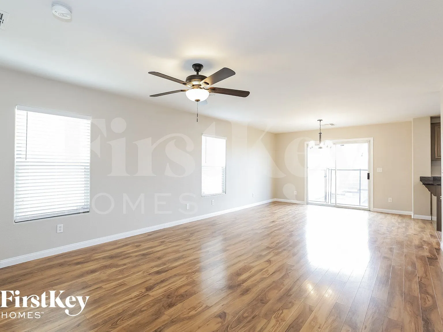 3 bed, 2.5 bath, 1692 sqft, $2,325 — Photo 3