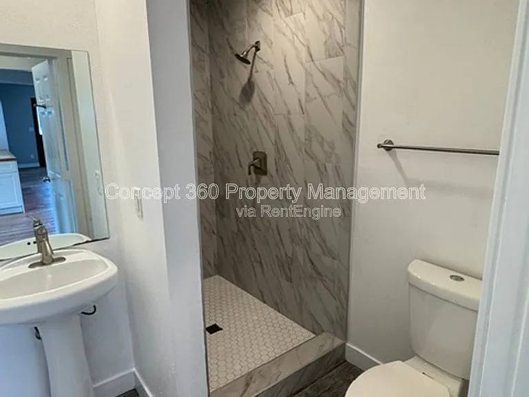 144 Primrose Ave #1 — Photo 34