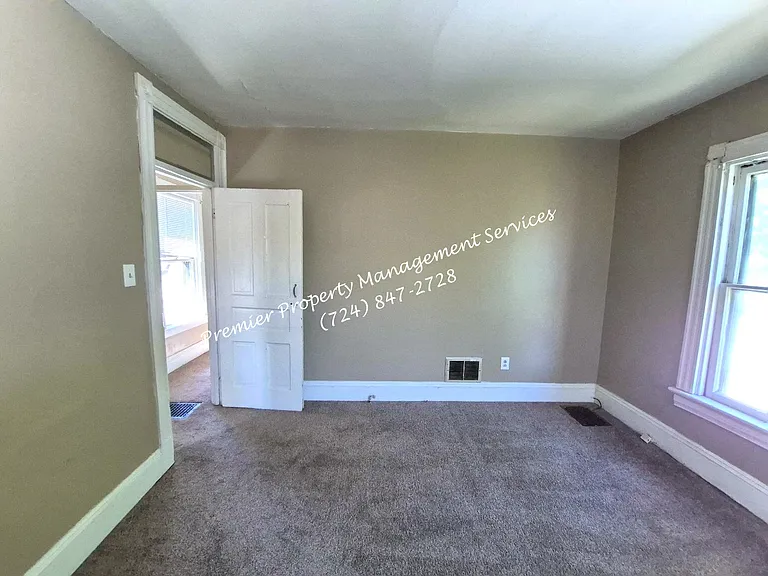 1613 4th Ave — Photo 4