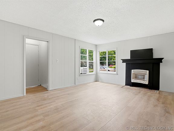4th image of 2100 Garland St