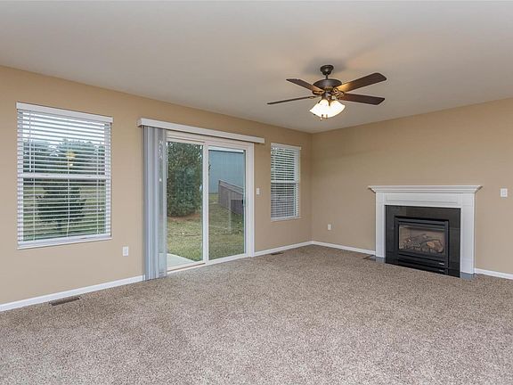 Living room gas fire place