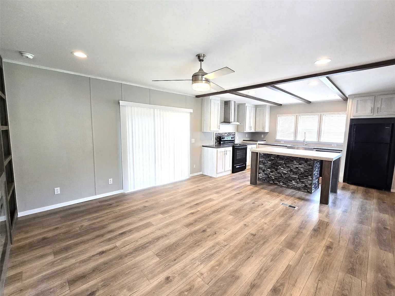 2 bed, 2.0 bath, 1056 sqft, $1,500 — Photo 3