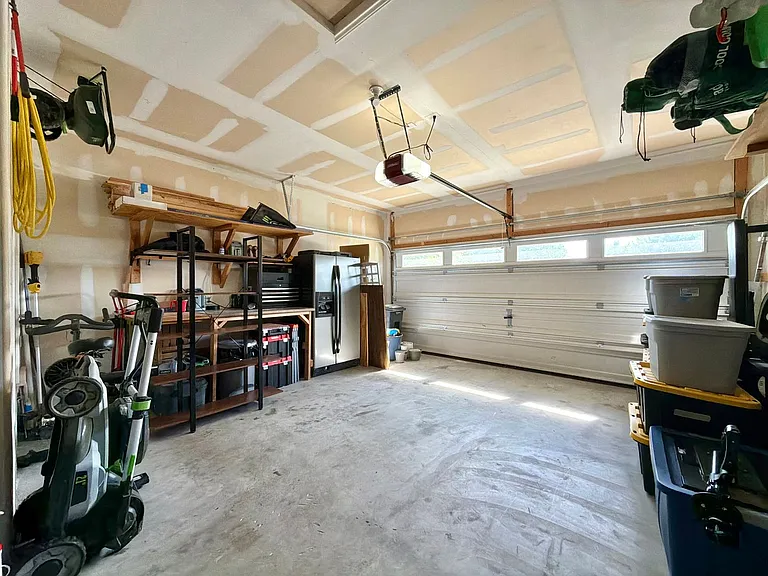 206 Briarwood Dr — Photo 29