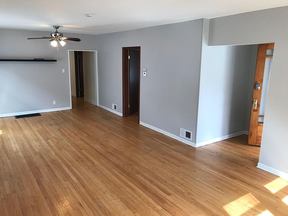 1st image of 1015 Dunlop Ave