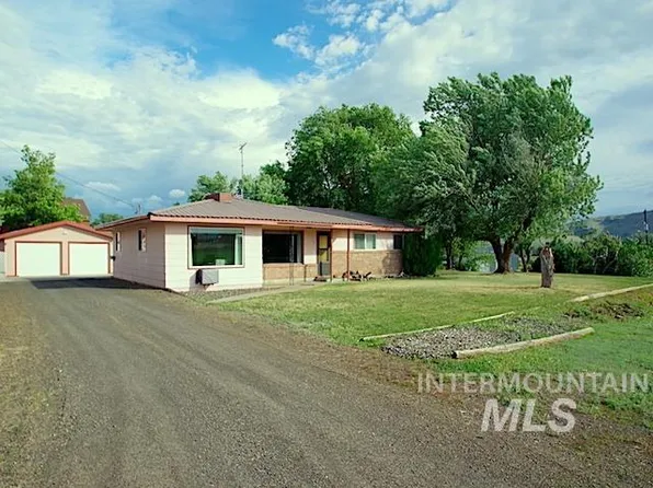 70 S 3rd St, Cambridge, ID 83610