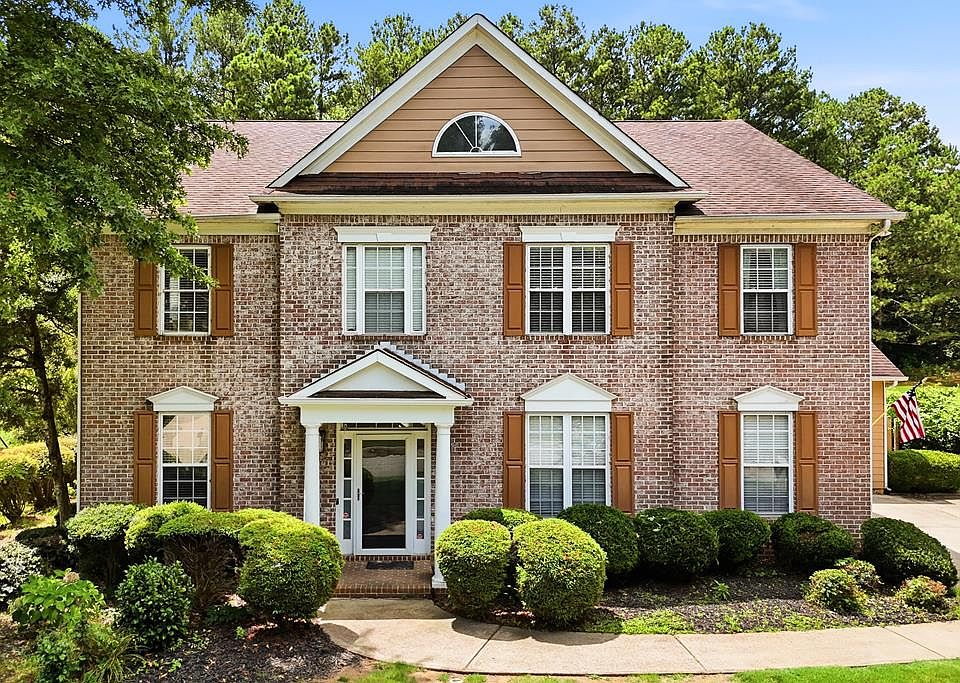 1st image of 245 Chadwyck Ln